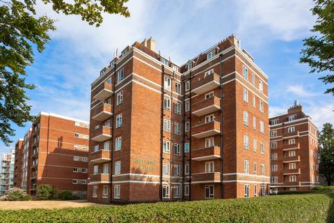 Rutland Court, Rutland Gardens, Hove... 2 bed flat for sale