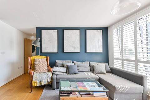 Oyster Wharf, Battersea, London, SW11 2 bed flat for sale