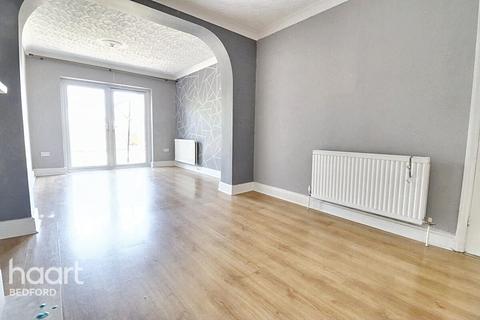 Gloucester Road, Bedford 3 bed semi