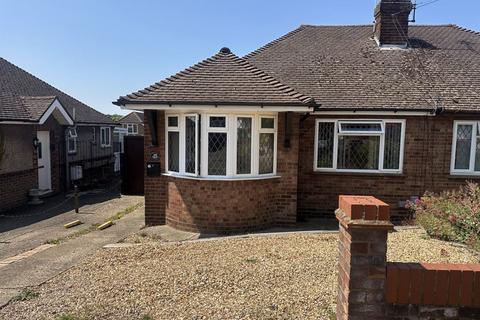 Derwent Avenue, Luton 2 bed semi