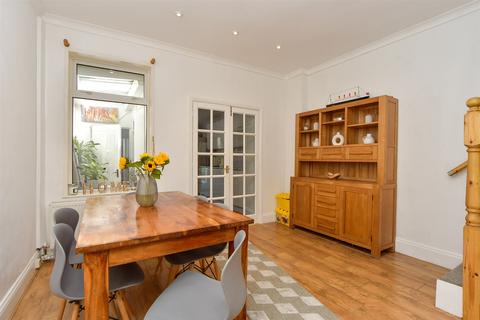 Clyde Street, Sheerness, Kent 2 bed terraced house for sale