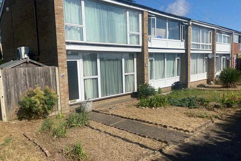 Priests Walk, Gravesend DA12 3 bed terraced house for sale