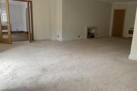 Old Dartford Road, Farningham DA4 3 bed detached house for sale