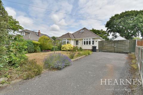 Clayford Avenue, Ferndown, BH22 2 bed detached bungalow for sale