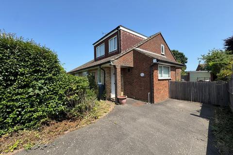 Grasmere Road, Kennington, Ashford TN24 3 bed semi