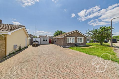 Oakwood Drive, West Mersea CO5 4 bed detached bungalow for sale