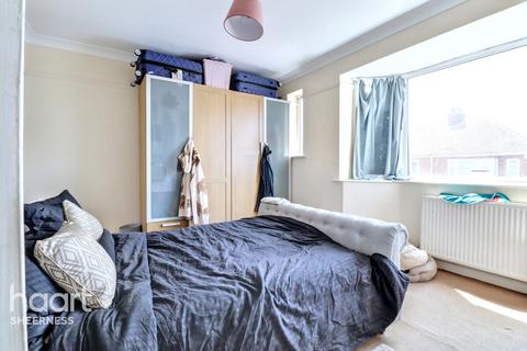 Harps Avenue, Minster 2 bed end of terrace house for sale