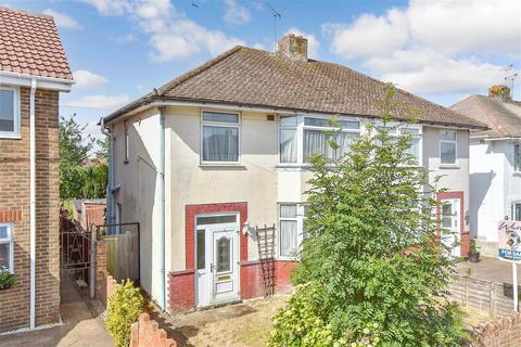 Osborne Road, Willesborough, Ashford... 3 bed semi