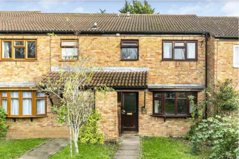 Moorlands Avenue, London NW7 4 bed terraced house for sale