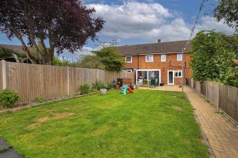 Drage Road, East Peckham, Tonbridge 3 bed terraced house for sale