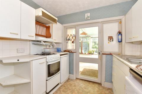 Lake Green Road, Sandown PO36 3 bed semi