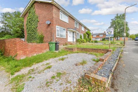 Bathurst Road, Staplehurst, Kent, Kent 2 bed end of terrace house for sale