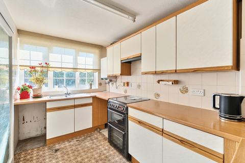 Chartwell Place, Sutton SM3 3 bed semi