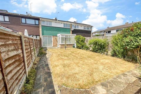 Great Knightleys, Basildon, Essex 3 bed terraced house for sale