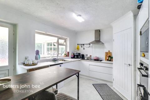 Newlyn Avenue, Mossley, Congleton... 3 bed detached bungalow for sale