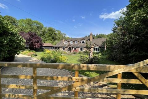 Hedsor Priory, Bourne End SL8 5 bed detached house for sale