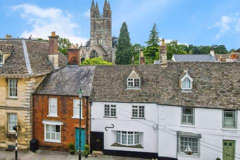 High Street, Cricklade, Wiltshire 3 bed terraced house for sale