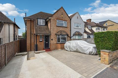 The Greenway, Mill End... 3 bed semi