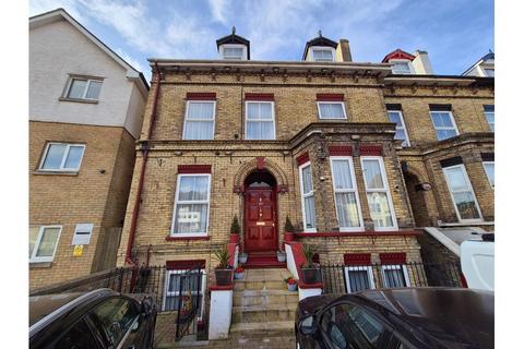 Folkestone Road, Dover CT17 9 bed end of terrace house for sale