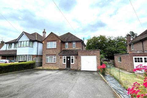 Marlow SL7 3 bed detached house for sale