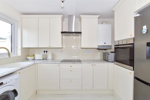 Linden Road, Maidstone ME17 3 bed semi
