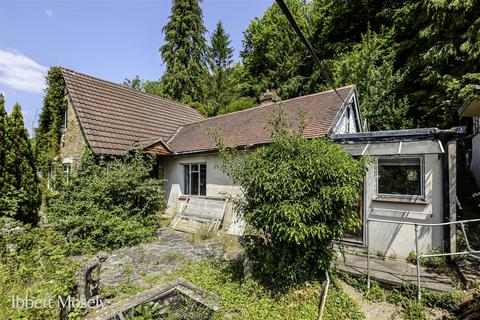 The Grove, Biggin Hill TN16 2 bed house for sale