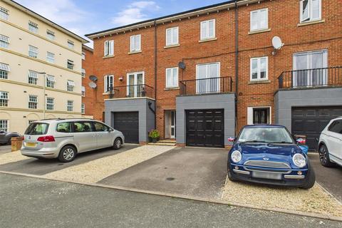 Pillowell Drive, Gloucester 5 bed terraced house for sale