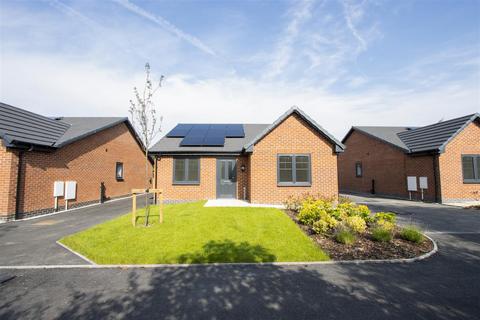 Holmgate Road, Clay Cross, Chesterfield 3 bed detached bungalow for sale