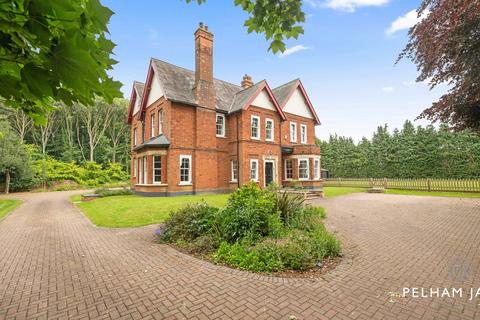 Oundle Road, Orton Longueville, PE2 8 bed detached house for sale