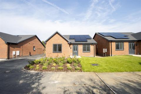 Holmgate Road, Clay Cross, Chesterfield 3 bed detached bungalow for sale