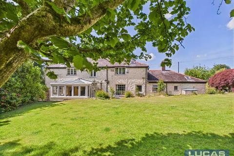 Yr Efail, Ffordd Brynsiencyn... 4 bed detached house for sale