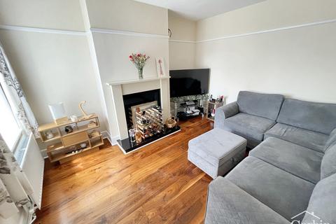 Wimborne Road, Bournemouth, BH10 7 2 bed flat for sale