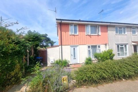 Bramford Lane, Ipswich, Suffolk, IP1 5JY 3 bed semi