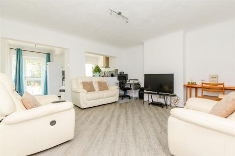 Roseacre Road, Welling DA16 3 bed semi