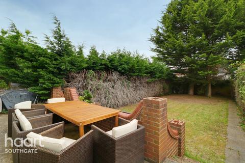 Leys Gardens, Barnet 5 bed semi