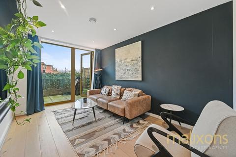 Caithness Road, Mitcham CR4 3 bed maisonette for sale
