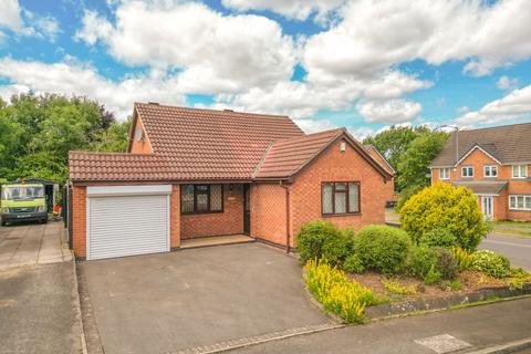 The Spires, Nuneaton, CV10 2 bed detached bungalow for sale