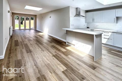 Spalding PE12 2 bed semi
