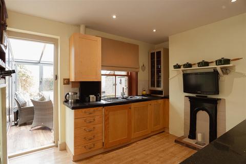 St. Marys Road, Reigate 3 bed terraced house for sale