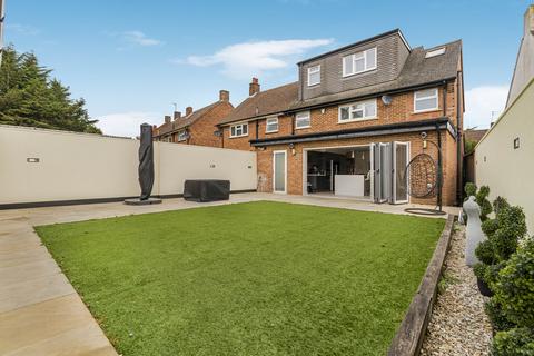 Binyon Crescent, Stanmore, HA7 4 bed semi