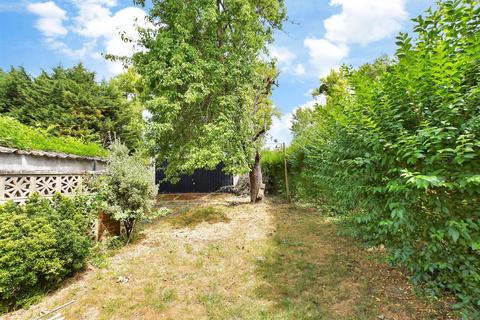 Torquay Gardens, Ilford, Essex 3 bed semi