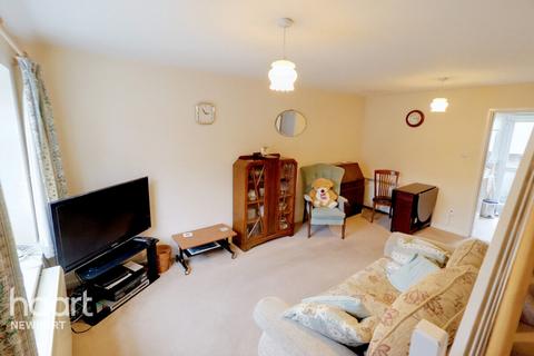 Baneswell Courtyard, Newport 2 bed end of terrace house for sale