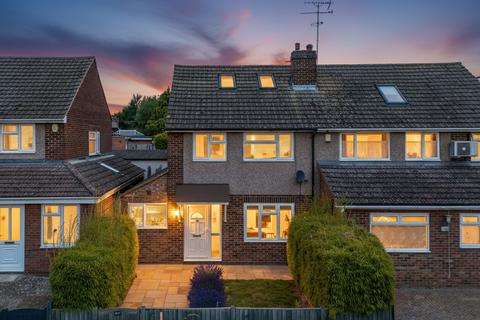 8 harvey way, saffron walden Essex... 3 bed semi