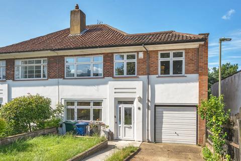 Abbots Gardens, London, N2 5 bed semi