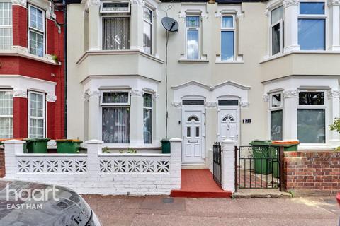 Coleridge Avenue, London 3 bed terraced house for sale