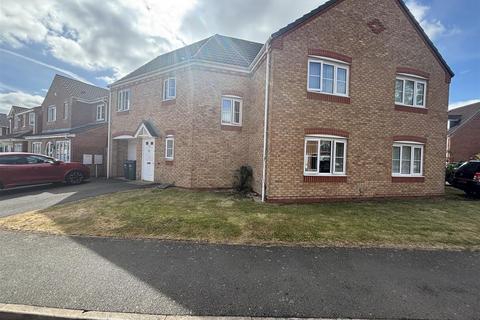 Sannders Crescent, Tipton DY4 4 bed semi