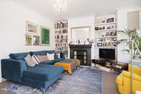 Clifford Gardens, London NW10 2 bed apartment for sale
