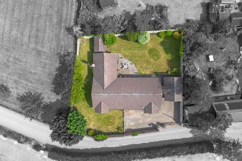 Station Road, Royston SG8 4 bed detached bungalow for sale