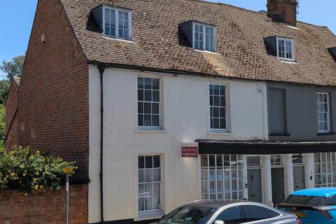 Well Street, Buckingham 5 bed semi