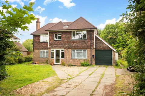 Haroldslea Drive, Horley RH6 3 bed detached house for sale
